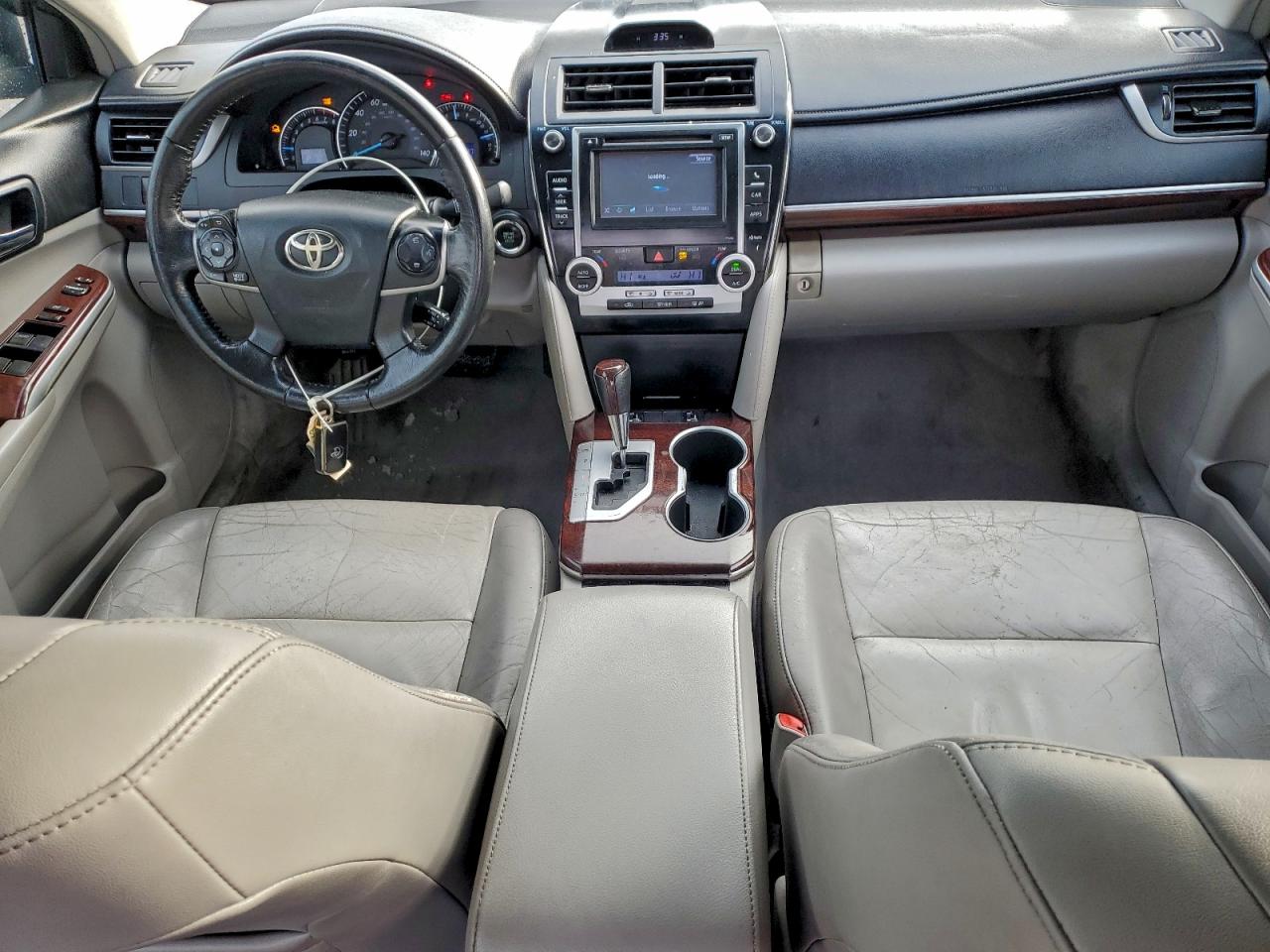 2012 TOYOTA CAMRY SE photo 15