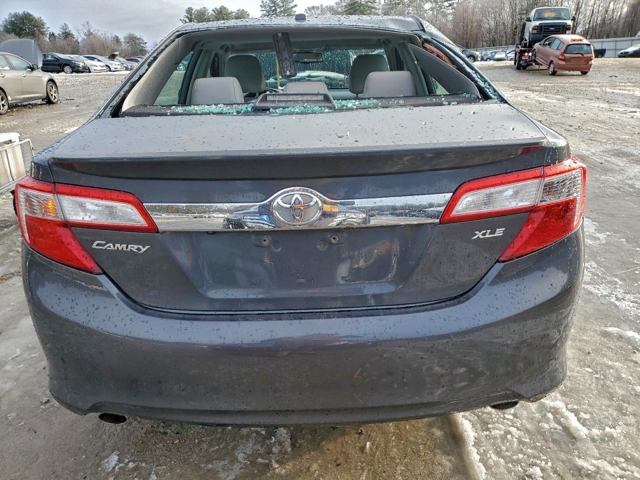 2012 TOYOTA CAMRY SE photo 11