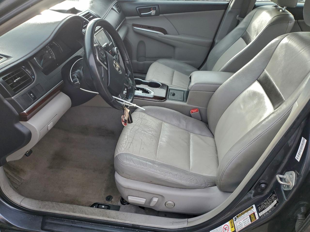 2012 TOYOTA CAMRY SE photo 13
