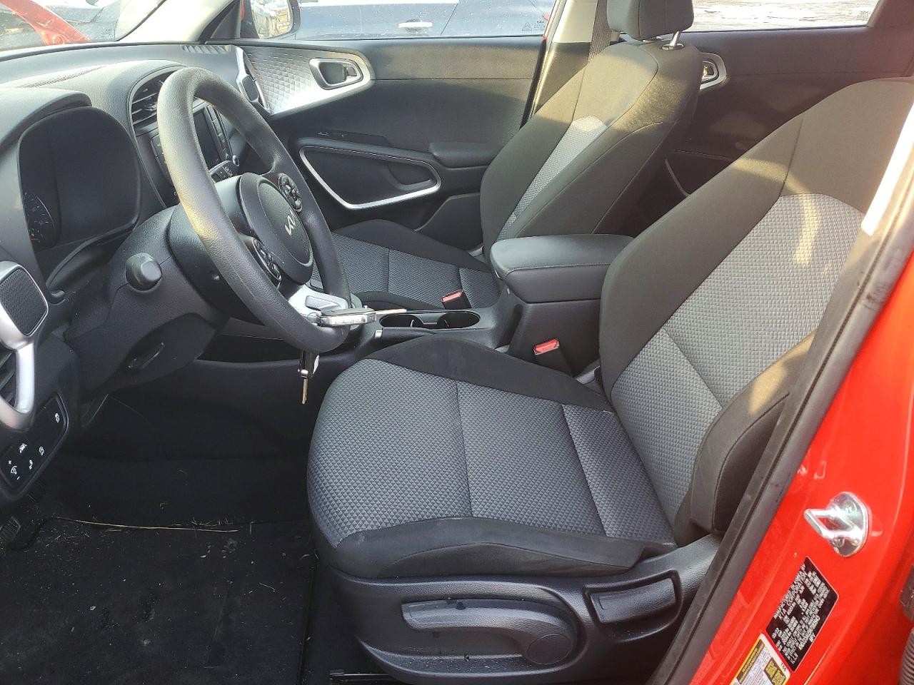 2022 KIA SOUL LX photo 13