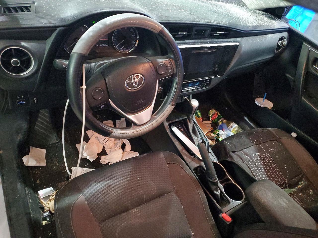 2018 TOYOTA COROLLA L photo 8