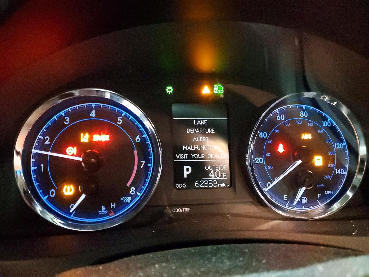 2018 TOYOTA COROLLA L photo 9