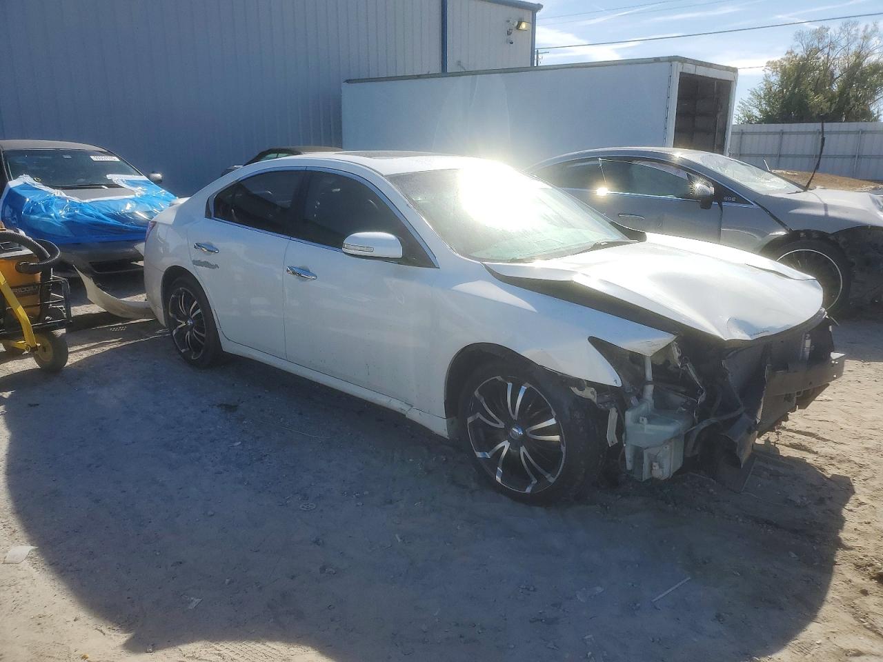 2010 NISSAN MAXIMA S photo 4