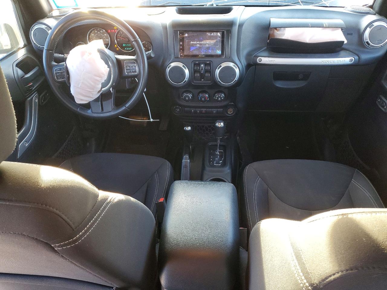 2016 JEEP WRANGLER UNLIMITED SAHARA photo 8