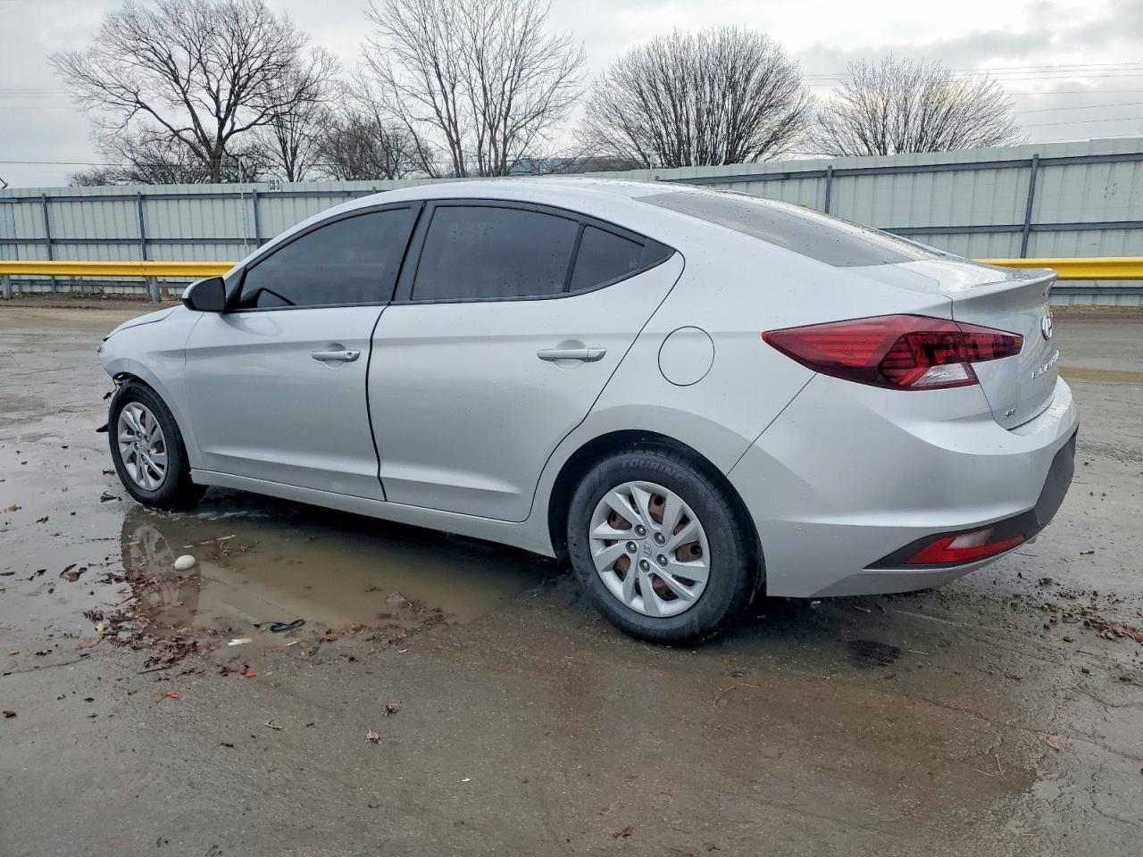 2020 HYUNDAI ELANTRA SE photo 2