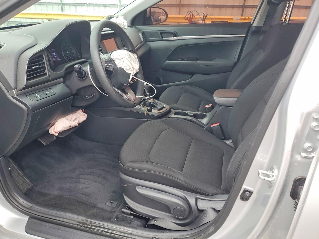 2020 HYUNDAI ELANTRA SE photo 7