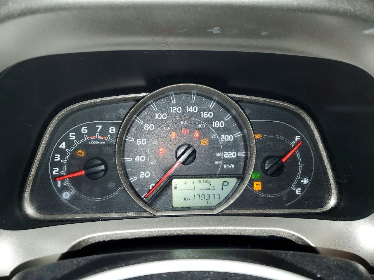 2013 TOYOTA RAV4 XLE photo 9