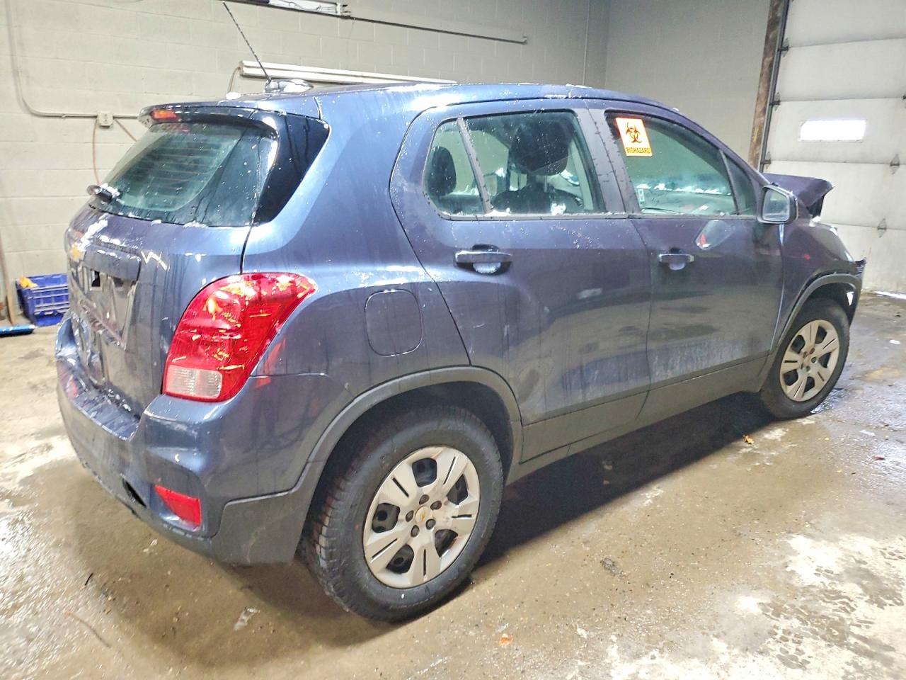 2018 CHEVROLET TRAX LS photo 3