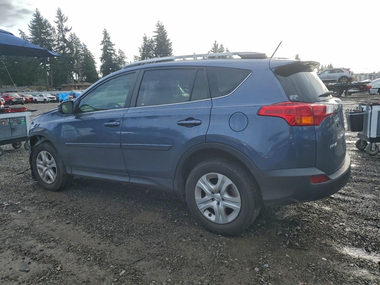 2014 TOYOTA RAV4 LE photo 2