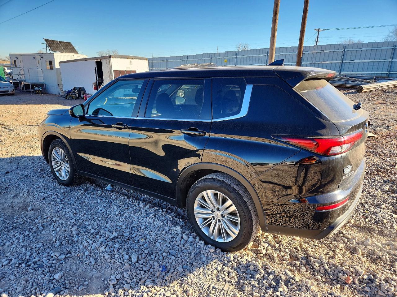 2024 MITSUBISHI OUTLANDER ES photo 2