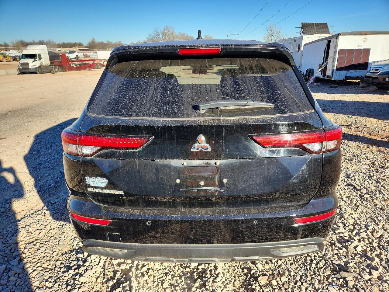 2024 MITSUBISHI OUTLANDER ES photo 6