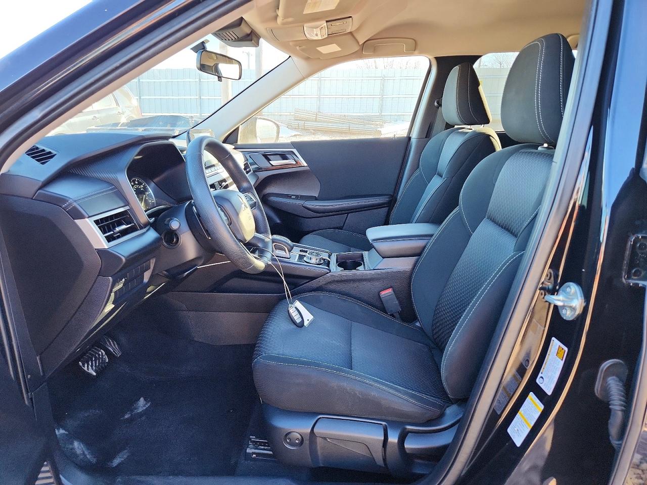 2024 MITSUBISHI OUTLANDER ES photo 7