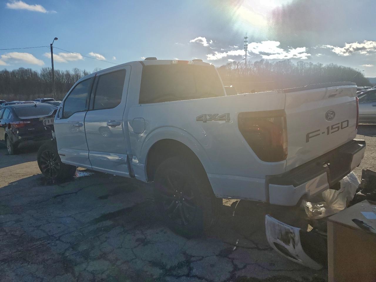 2024 FORD F150 LARIAT photo 2
