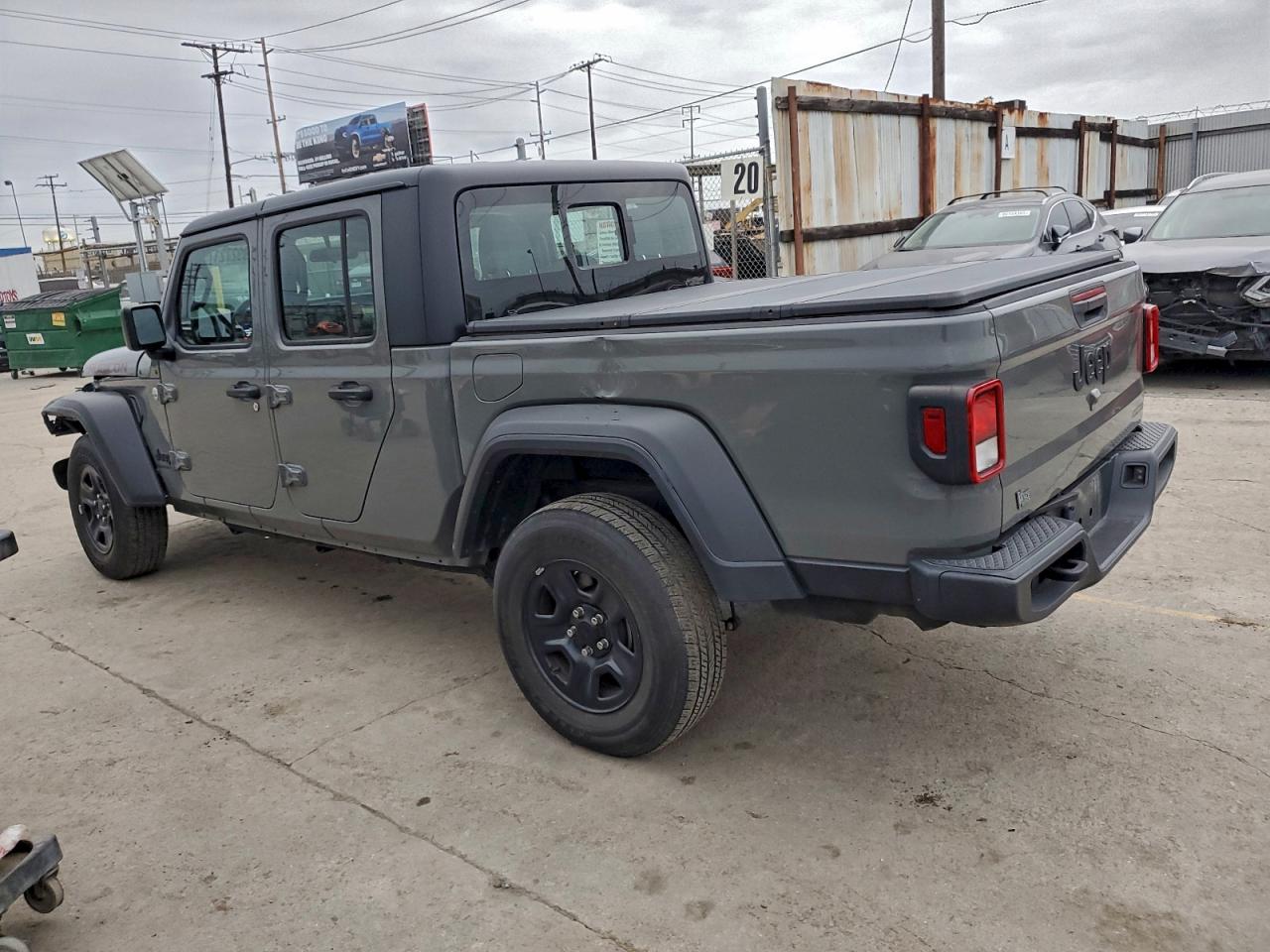 2021 JEEP GLADIATOR SPORT photo 2