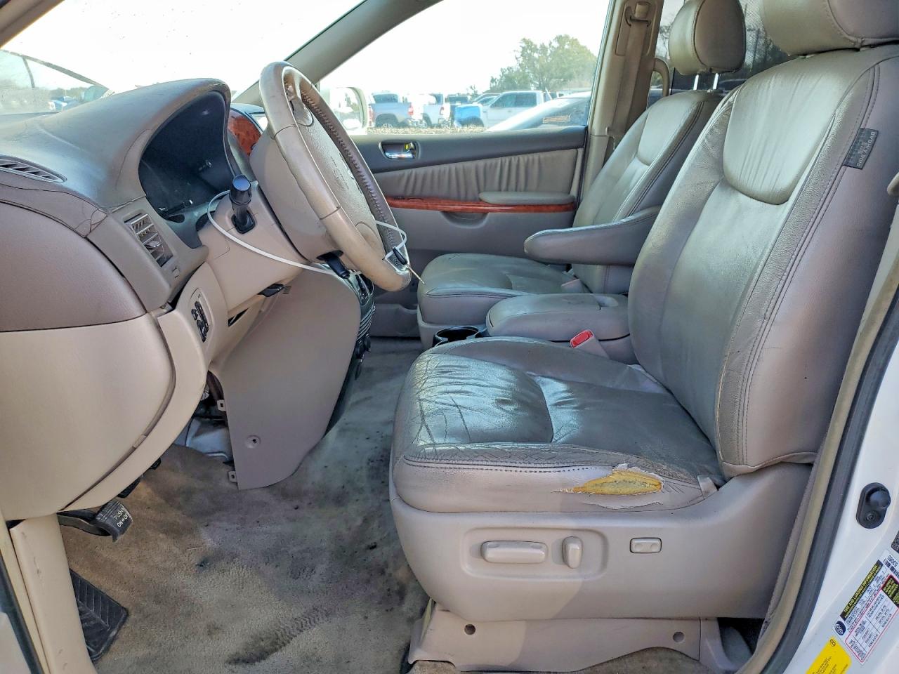 2007 TOYOTA SIENNA XLE photo 7