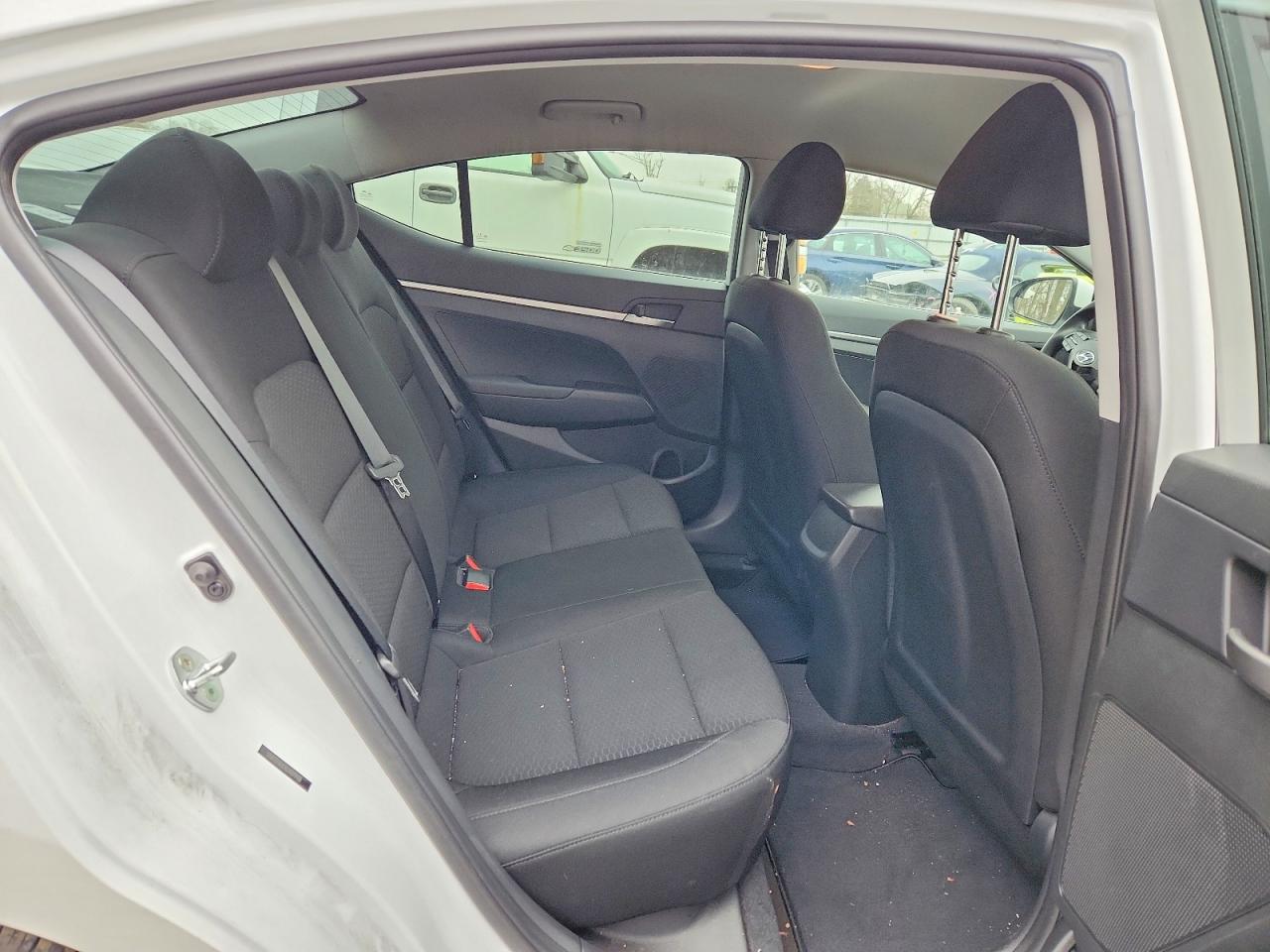 2020 HYUNDAI ELANTRA SE photo 19
