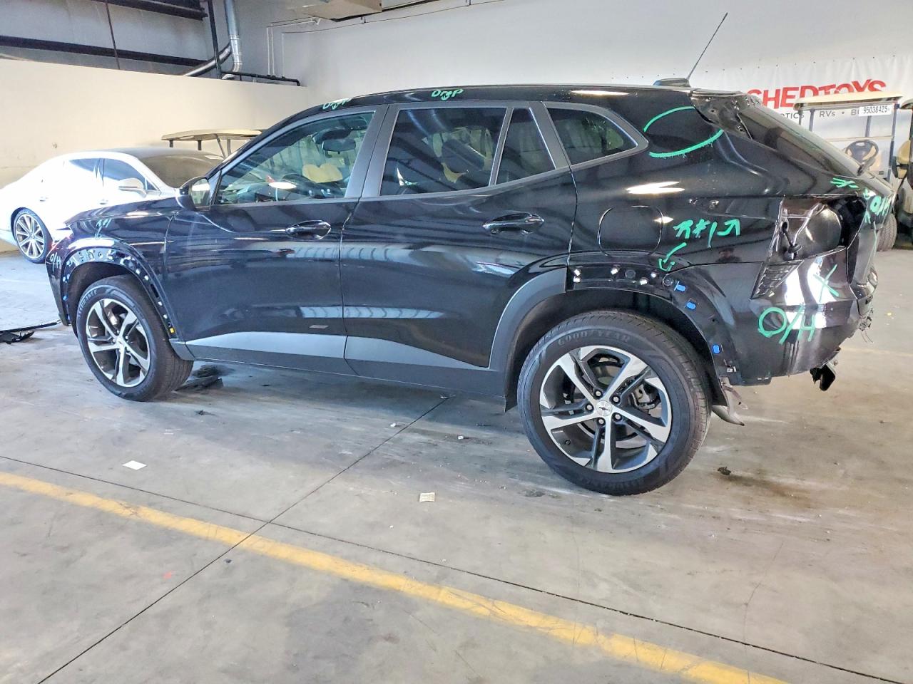 2025 CHEVROLET TRAX 1RS photo 2