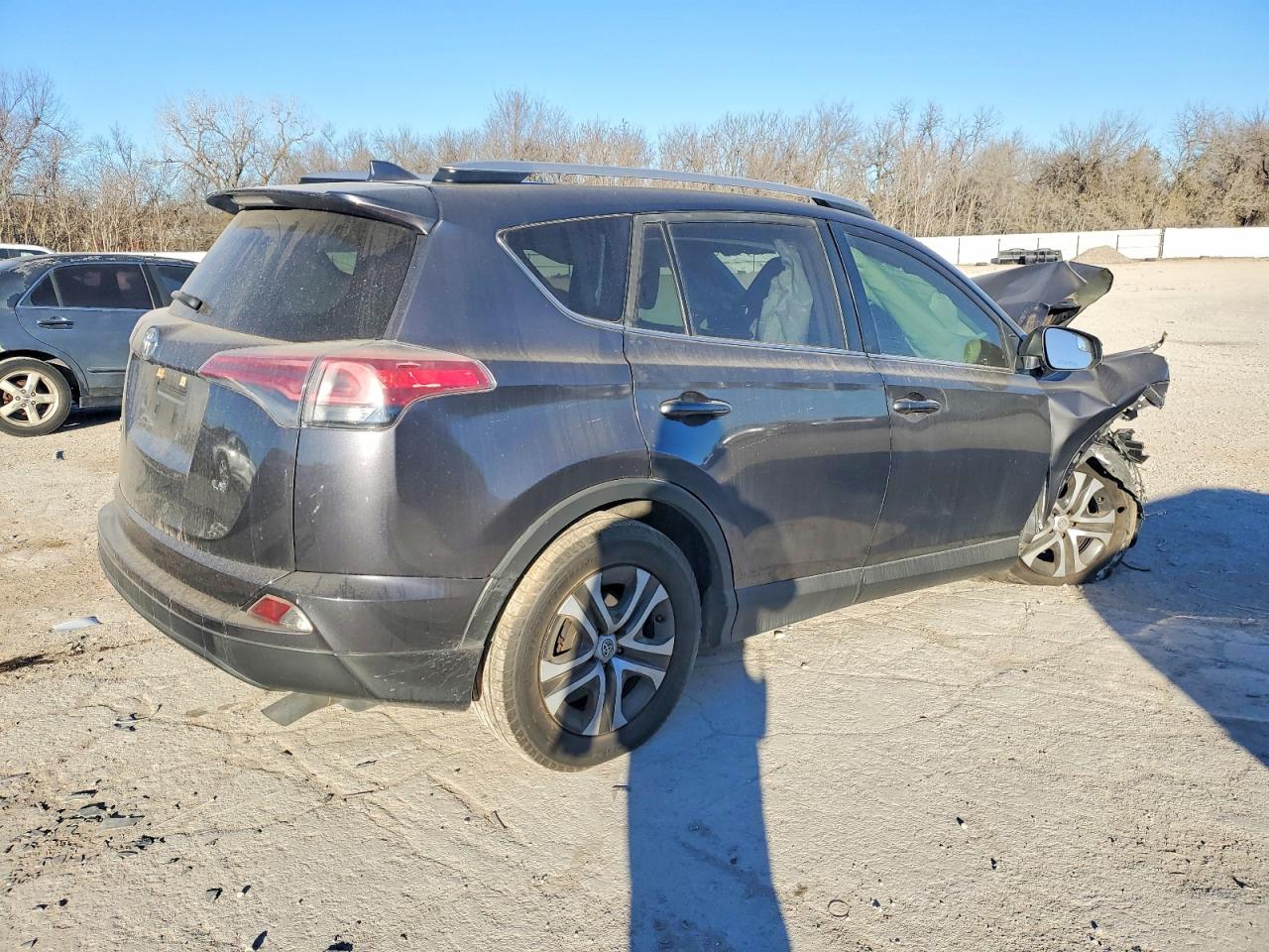 2017 TOYOTA RAV4 LE photo 3