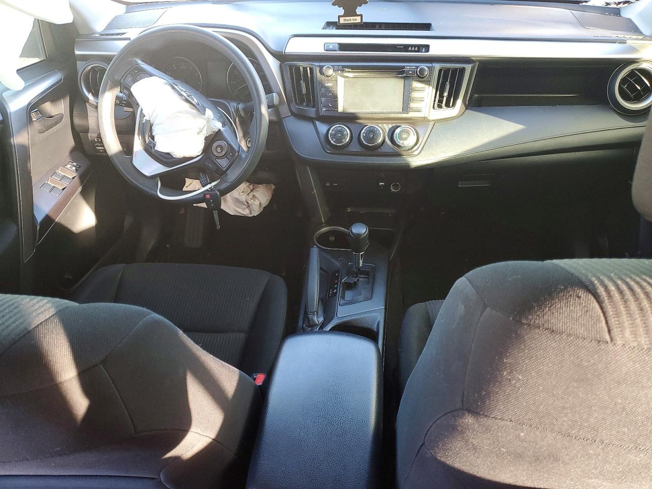 2017 TOYOTA RAV4 LE photo 8