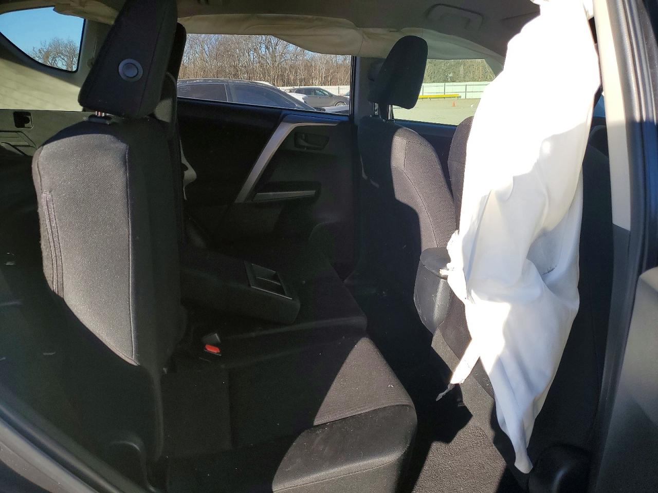 2017 TOYOTA RAV4 LE photo 11