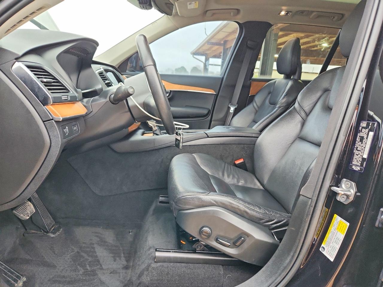 2021 VOLVO XC90 T6 MOMENTUM photo 7