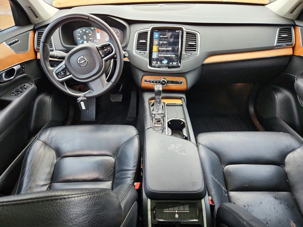 2021 VOLVO XC90 T6 MOMENTUM photo 8