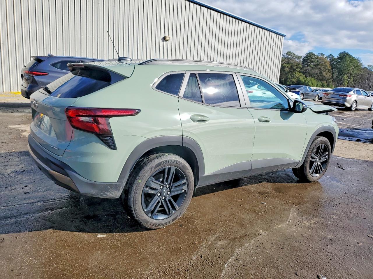 2025 CHEVROLET TRAX ACTIV photo 3