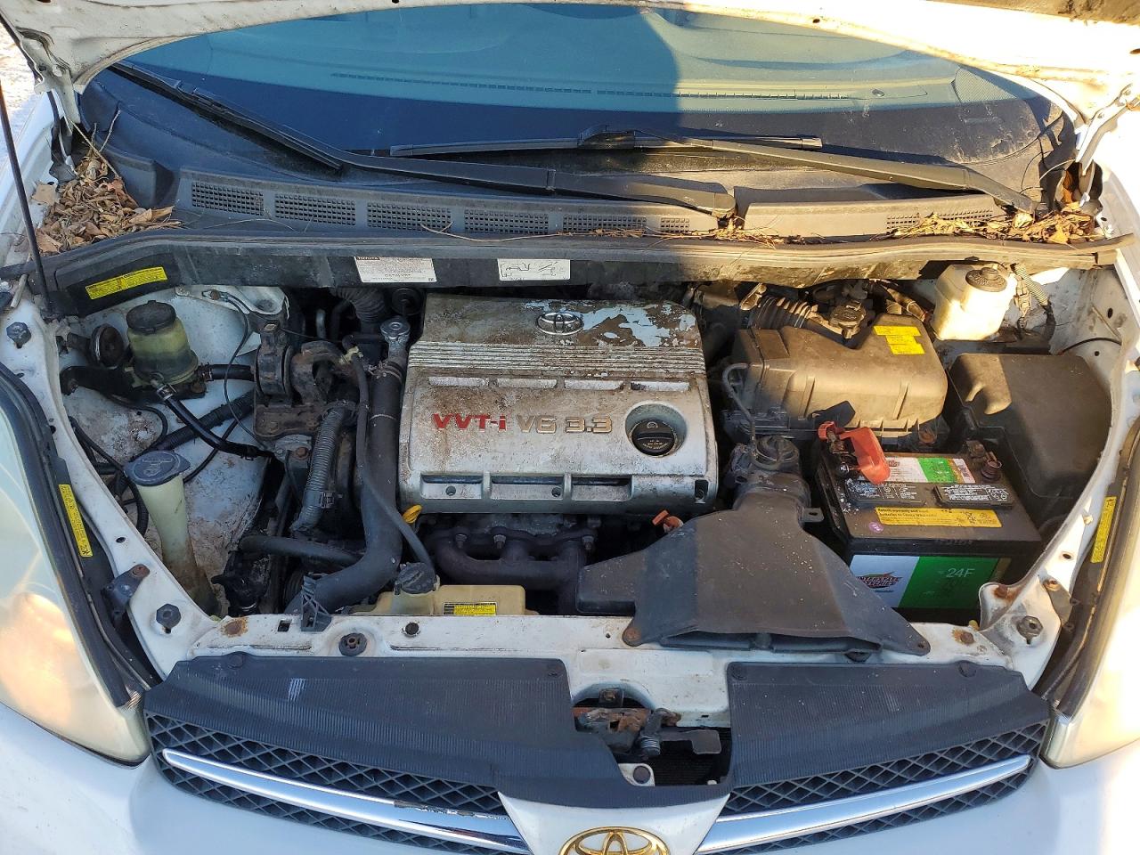 2004 TOYOTA SIENNA XLE photo 12