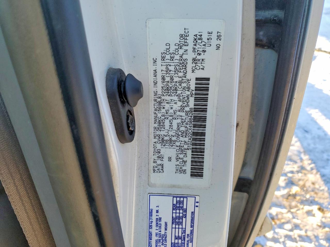 2004 TOYOTA SIENNA XLE photo 13