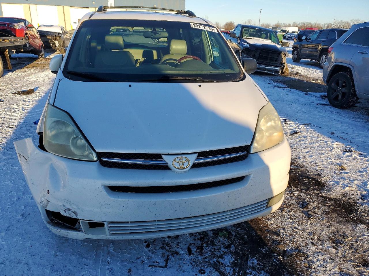 2004 TOYOTA SIENNA XLE photo 5