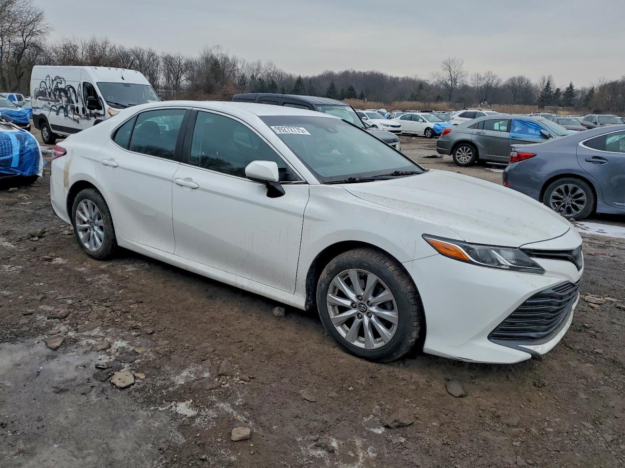 2018 TOYOTA CAMRY L photo 4