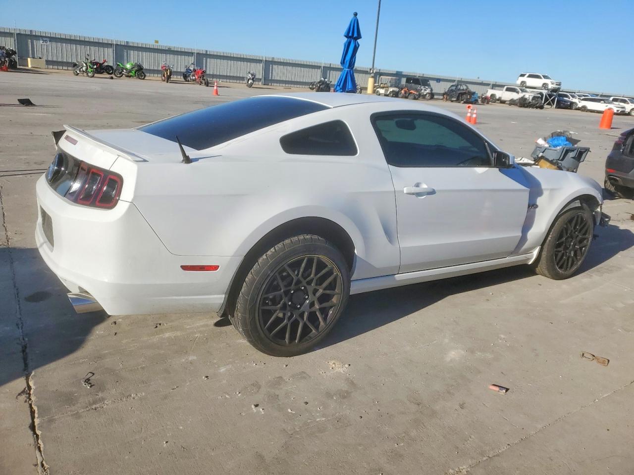 2014 FORD MUSTANG GT photo 3