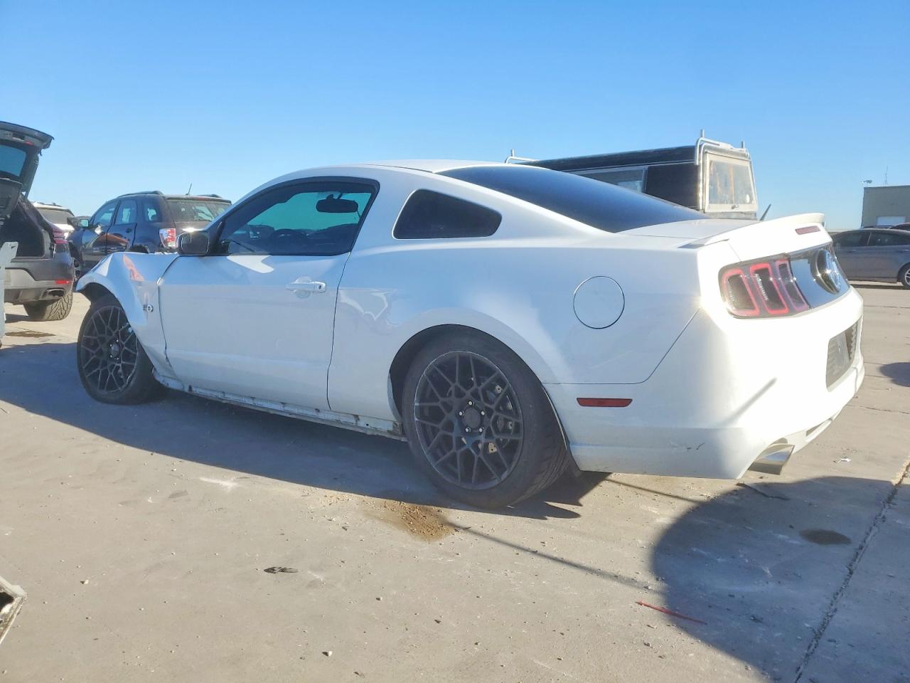 2014 FORD MUSTANG GT photo 2