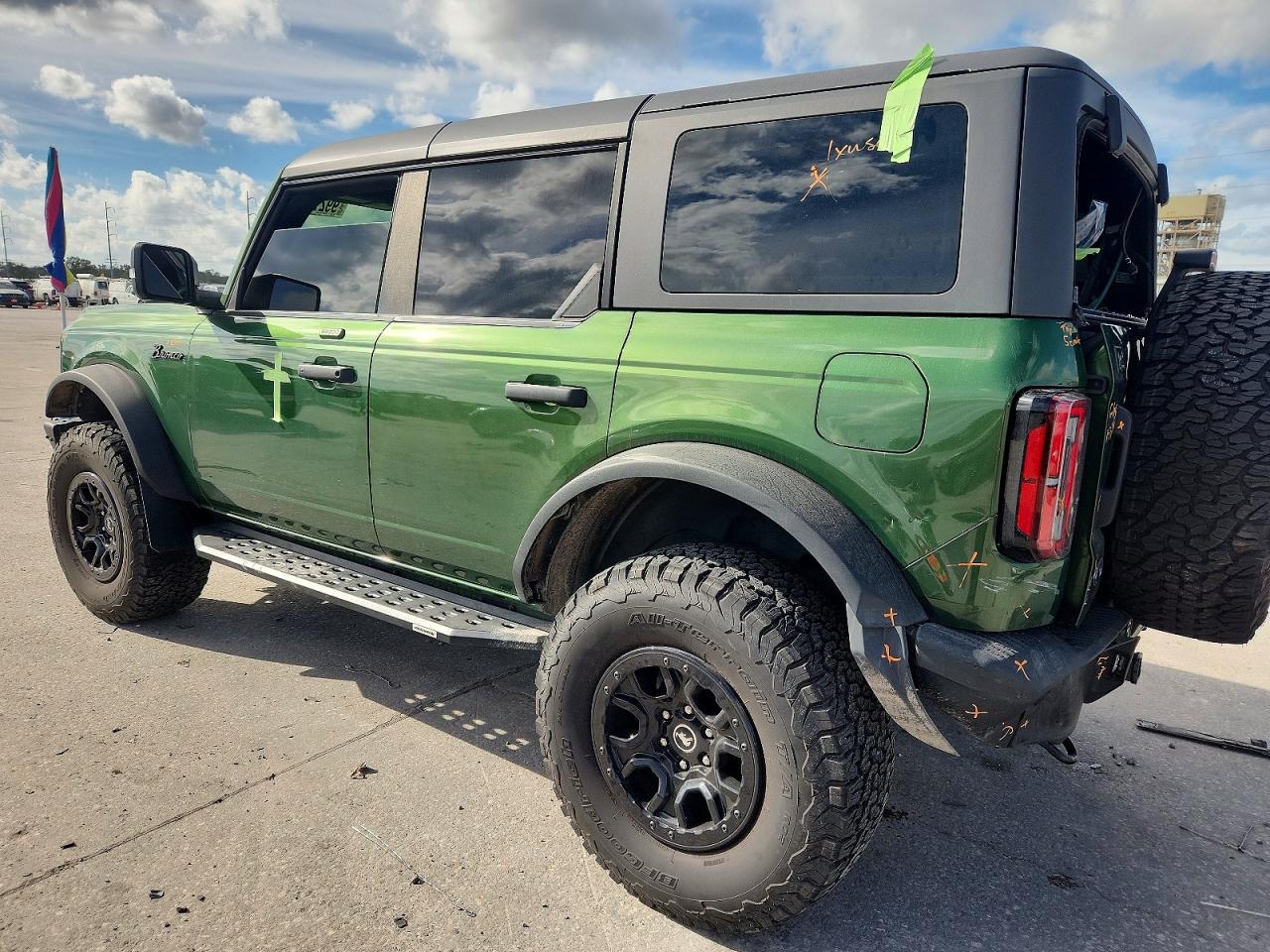 2023 FORD BRONCO BASE photo 2