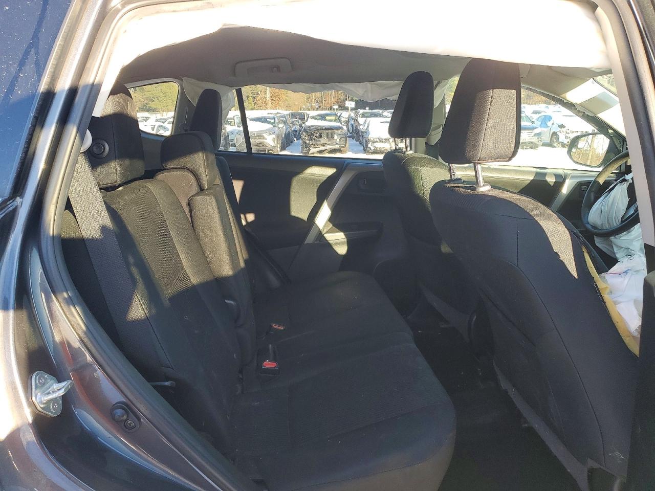 2018 TOYOTA RAV4 LE photo 11