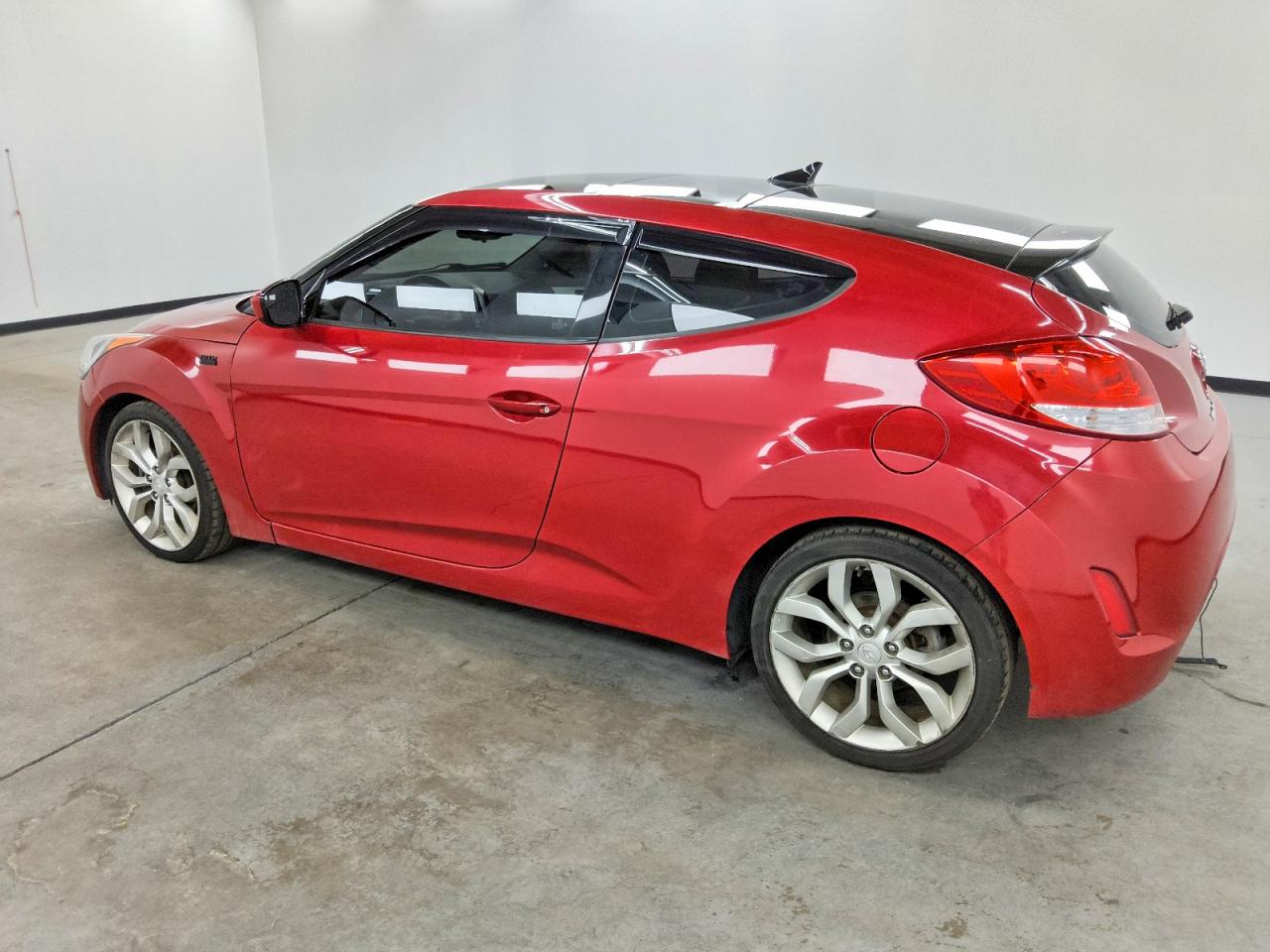 2015 HYUNDAI VELOSTER photo 2
