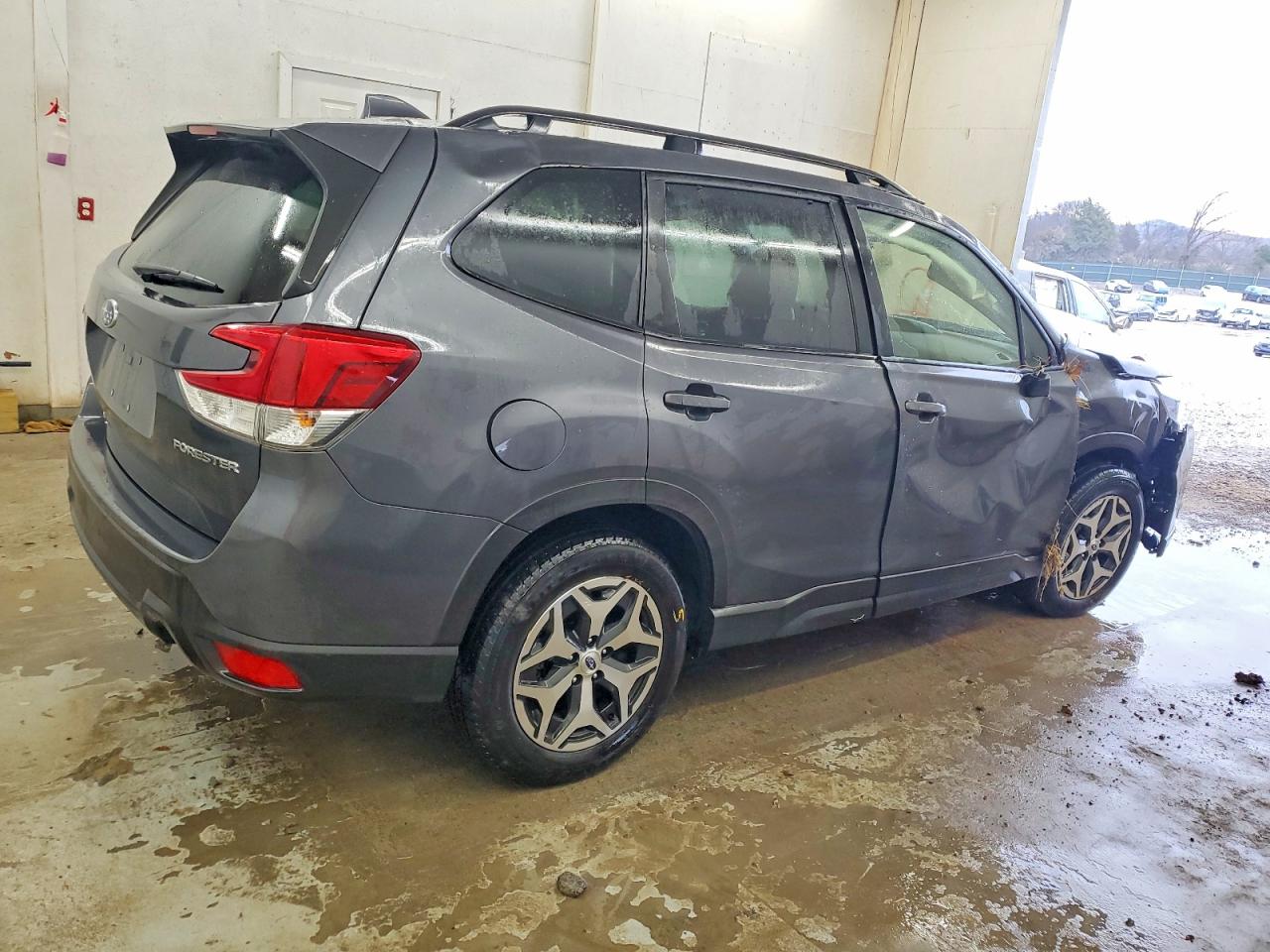 2022 SUBARU FORESTER PREMIUM photo 3