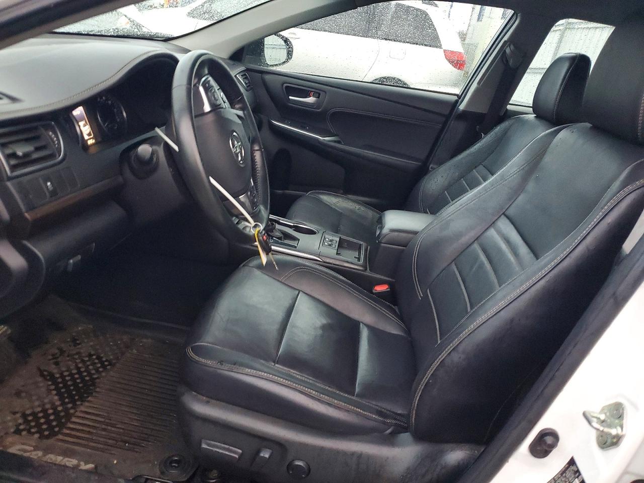 2017 TOYOTA CAMRY LE photo 7