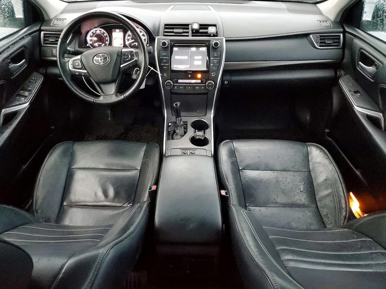 2017 TOYOTA CAMRY LE photo 8