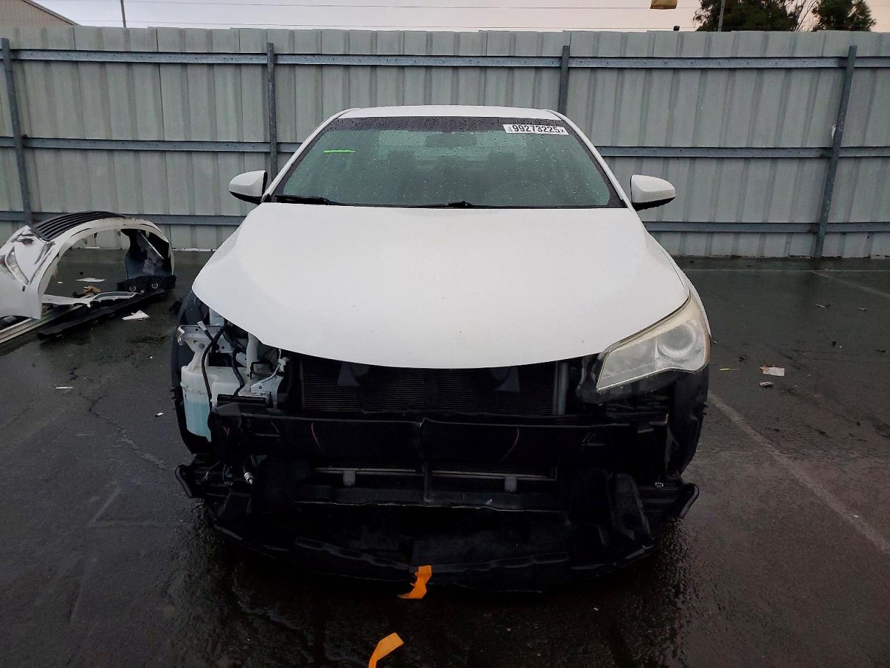 2017 TOYOTA CAMRY LE photo 5