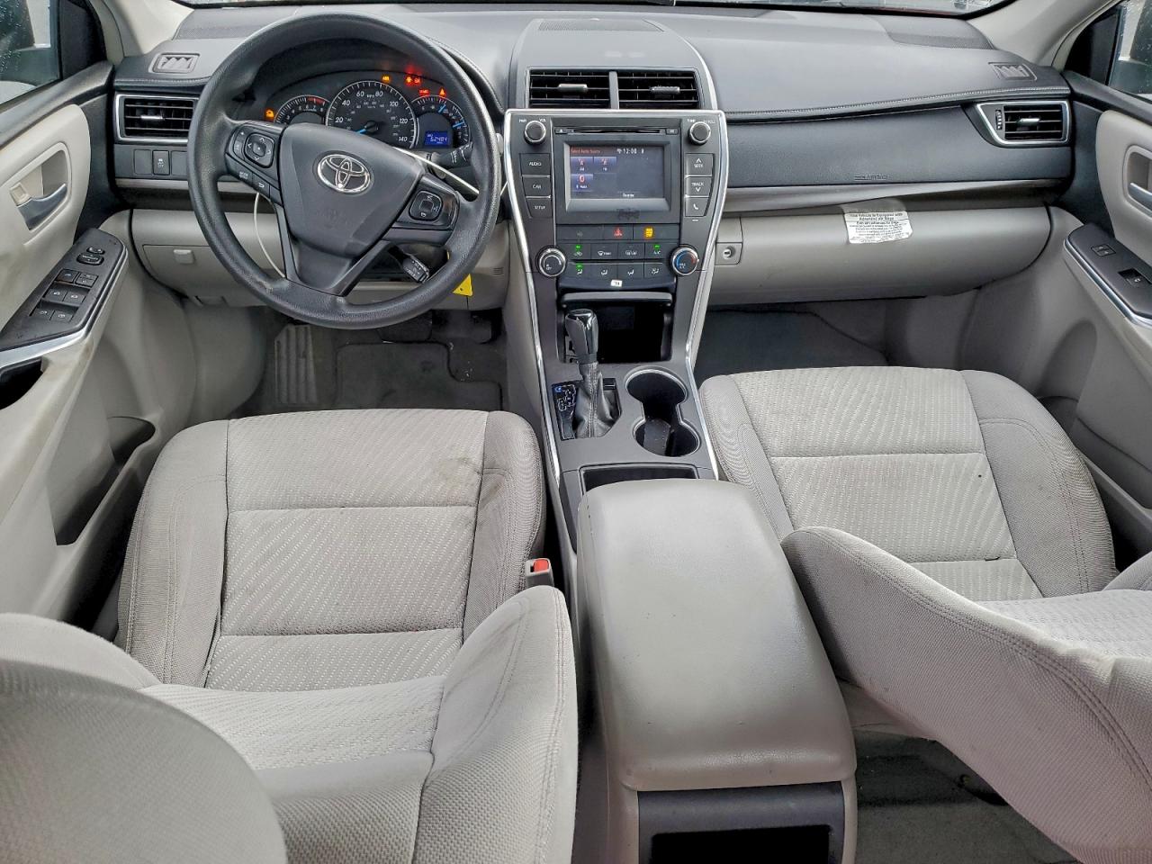 2015 TOYOTA CAMRY LE photo 8