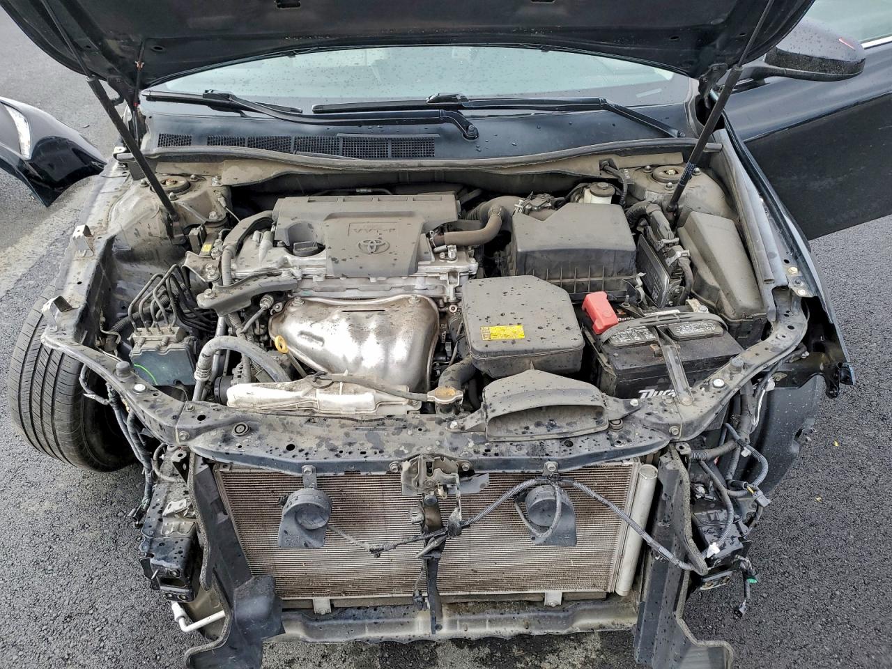 2015 TOYOTA CAMRY LE photo 11