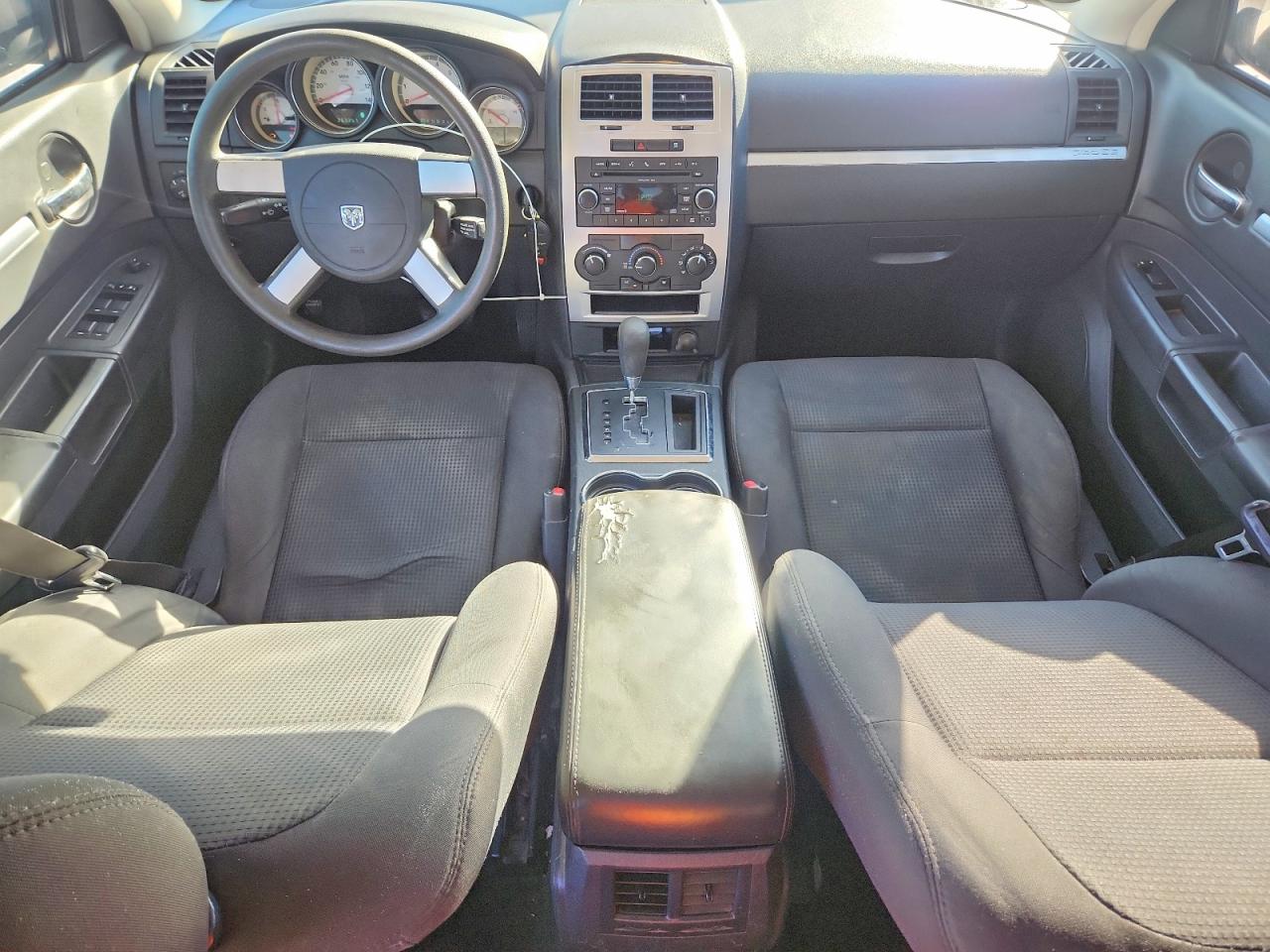 2010 DODGE CHARGER SXT photo 8