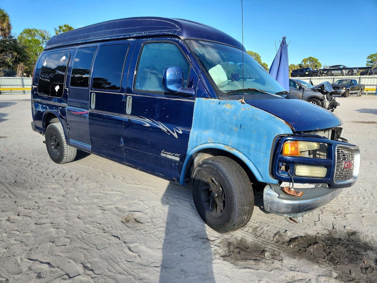 2002 GMC SAVANA RV G1500 photo 4