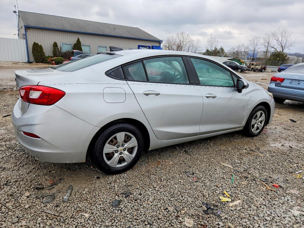 2017 CHEVROLET CRUZE LS photo 3