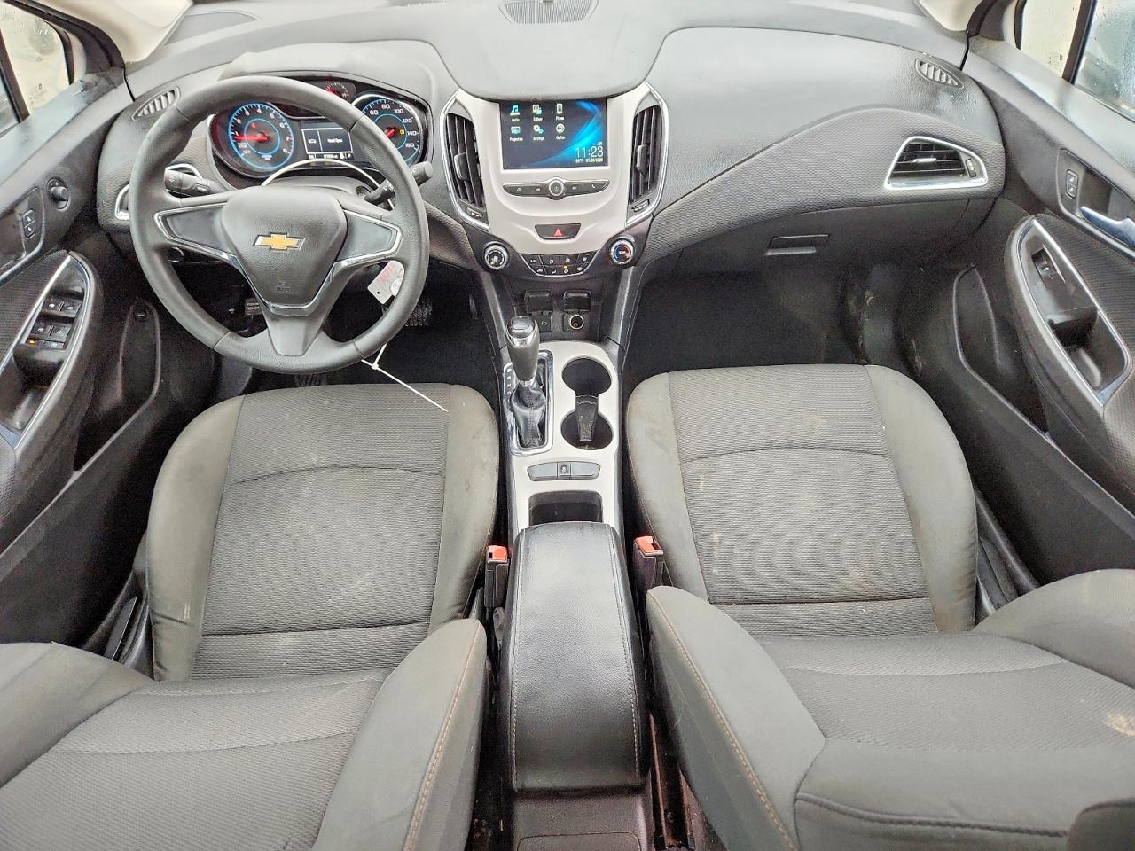 2017 CHEVROLET CRUZE LS photo 8