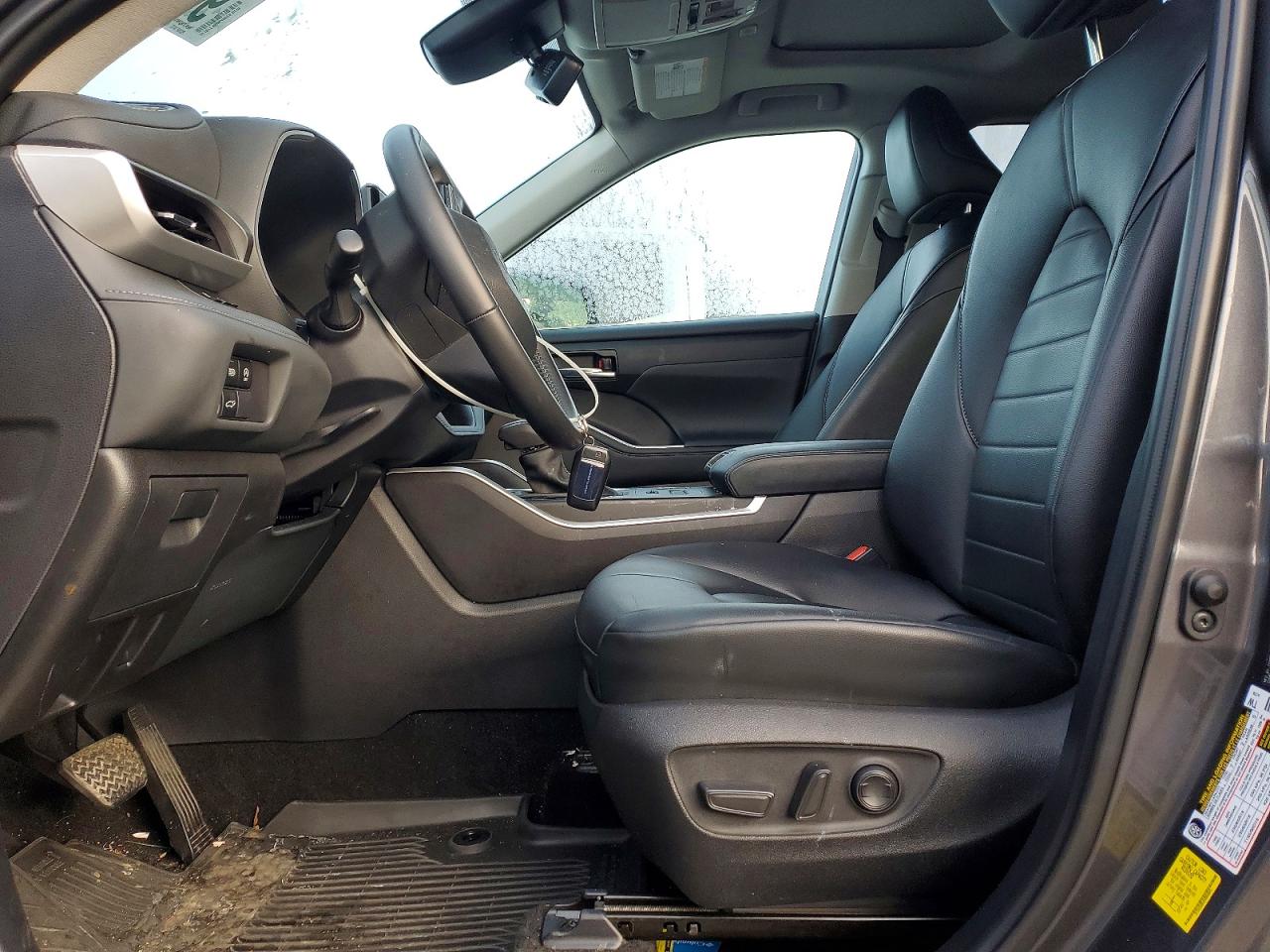 2024 TOYOTA HIGHLANDER LE photo 7