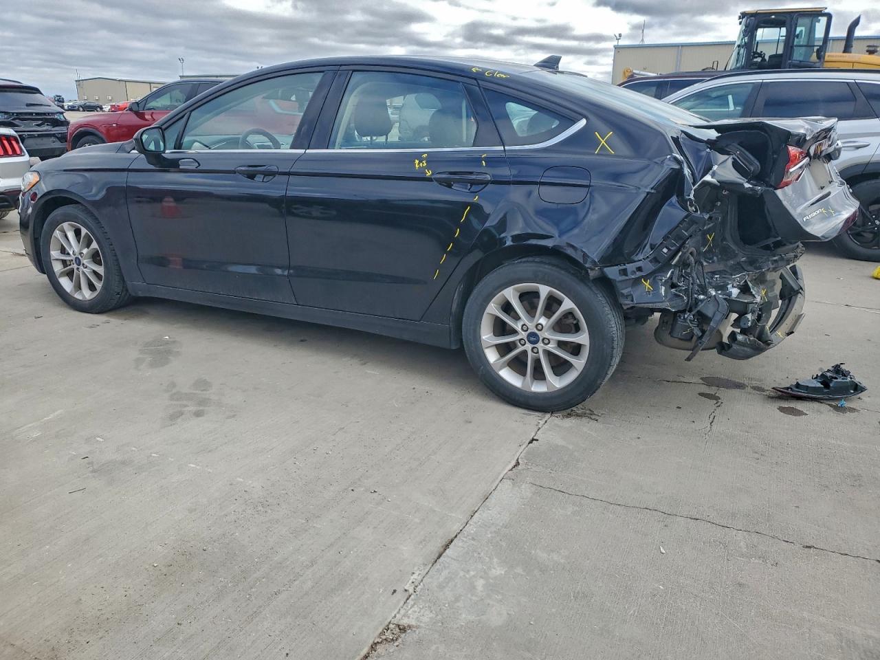 2020 FORD FUSION SE photo 2