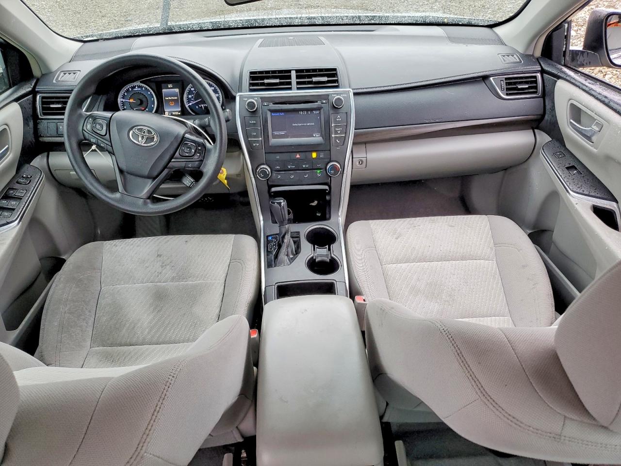 2017 TOYOTA CAMRY LE photo 8