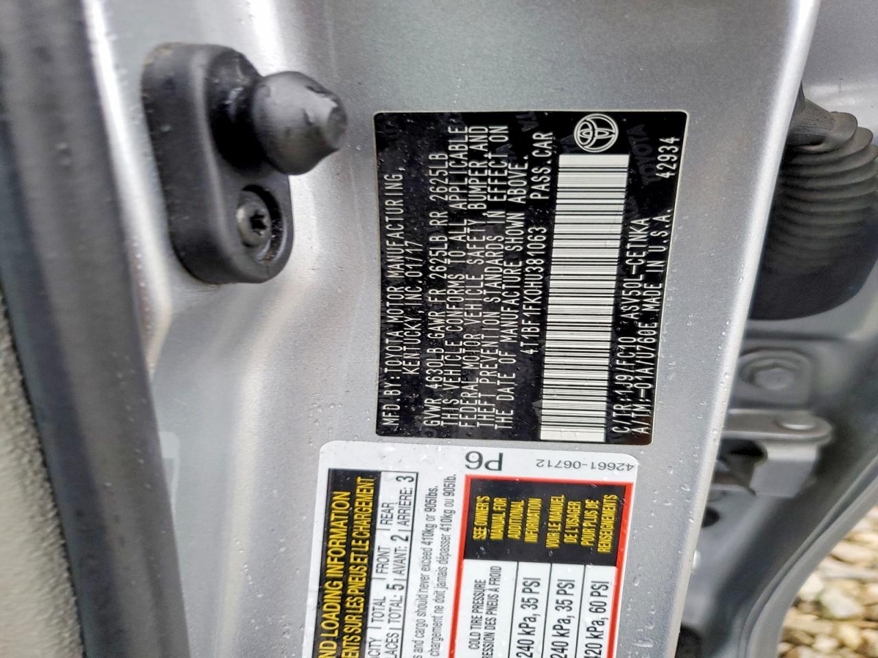 2017 TOYOTA CAMRY LE photo 12